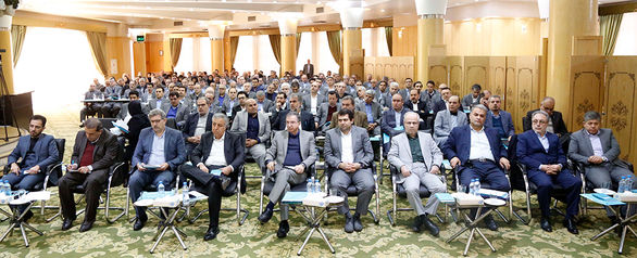 نشست هم اندیشی مدیران، روسای شعب و مدیران گروه مالی دی برگزار شد نشست هم اندیشی مدیران، روسای شعب و مدیران گروه مالی دی برگزار شد