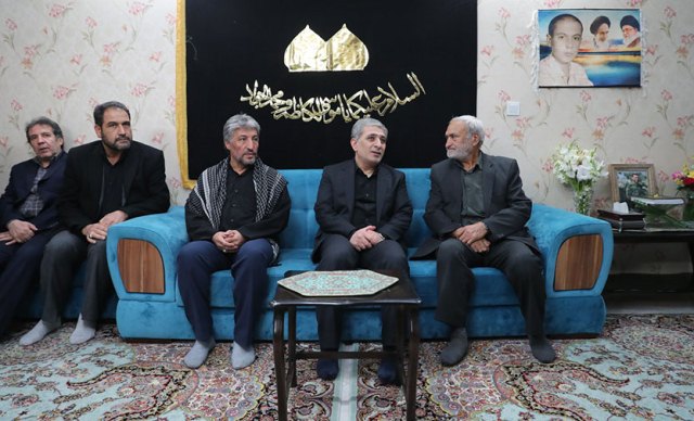 دیدار مدیر عامل بانک ملی ایران با خانواده شهید طارمی