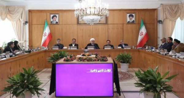 ارز ۴۲۰۰ تومانی برای تأمین کالاهای اساسی، دارو و تجهیزات پزشکی تصویب شد ارز ۴۲۰۰ تومانی برای تأمین کالاهای اساسی، دارو و تجهیزات پزشکی تصویب شد