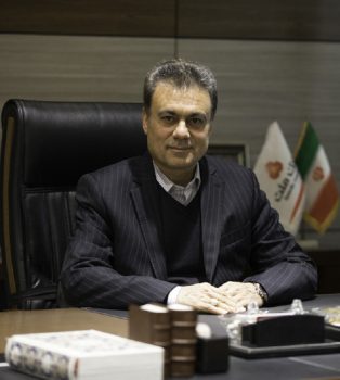 مدیرعامل بانک ملت اعلام کرد: عرضه سهام یکی از بزرگ ترین گروه های مالی کشور در بازار بورس در آینده ای نزدیک مدیرعامل بانک ملت اعلام کرد: عرضه سهام یکی از بزرگ ترین گروه های مالی کشور در بازار بورس در آینده ای نزدیک
