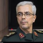 رئیس ستادکل نیروهای مسلح تصریح کرد: دفاع از سوریه، دفاع همزمان از ایران و عراق است چرا که تروریسم خطری برای کل منطقه است.