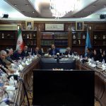 شریعتمداری: بگذاریم کار و تولید ادامه یابد