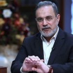 در مدارس به بچه‌ها چیزهایی را یاد می‌دهیم که نقشی در زندگی آن‌ها ندارد