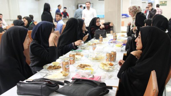 افزایش قیمت غذای دانشجویان به دلیل تحریم ها/دانشجویان صبوری کنند افزایش قیمت غذای دانشجویان به دلیل تحریم ها/دانشجویان صبوری کنند