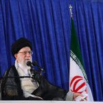 تاکید رهبر انقلاب: مقاومت به جای مذاکره/ جنگ نمی‌شود، امریکا عقب نشینی می‌کند