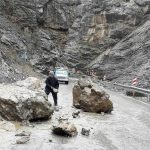 بارش شدید باران و ریزش کوه در رودبار قصران