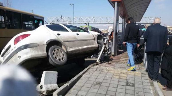 مرگ راننده جوان بر اثر سرعت غیر مجاز در تهران مرگ راننده جوان بر اثر سرعت غیر مجاز در تهران