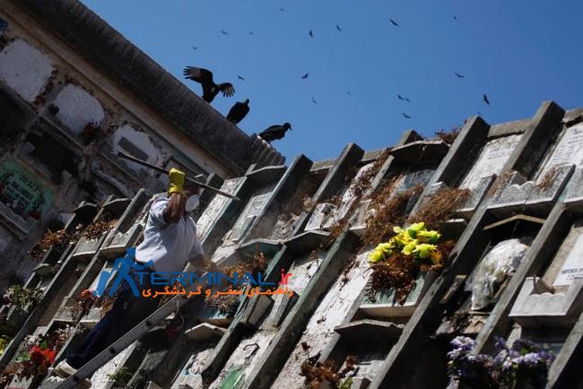 دخمه‌های عجیب و غریب برای مردگان اجاره‌ای/ اینجا با مرگ هم شوخی می‌کنند!