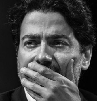 واکنش همایون شجریان به حاشیه های "افسانه چشمهایت" واکنش همایون شجریان به حاشیه های “افسانه چشمهایت”