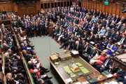 تصویب”برگزیت”در پارلمان انگلیس/بریتانیا بعد از تایید ملکه از اتحادیه اروپا خارج می‌شود