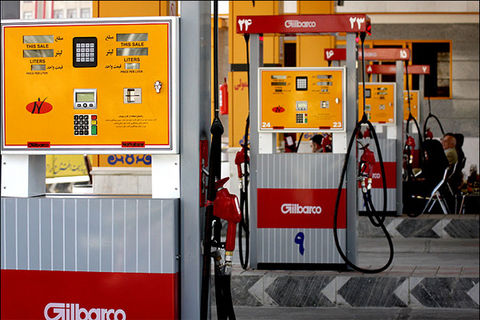 احتمال افزایش ۱۰۰ تومانی نرخ هر لیتر بنزین/طبق قانون، کارمزد جایگاه‌داران را مصرف کننده باید پرداخت شود